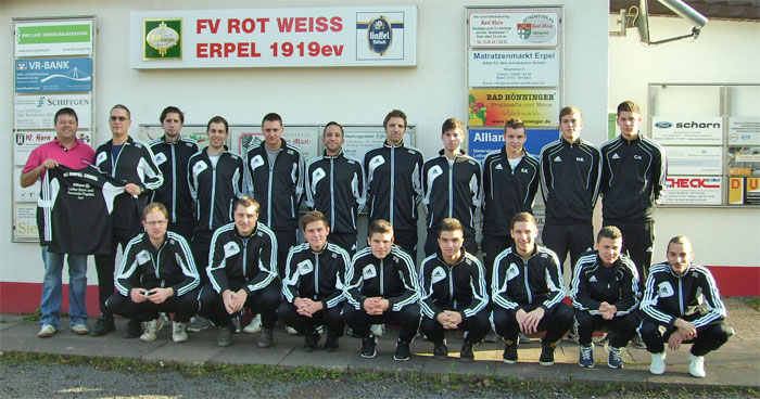 SAison 2012/13 - neue Trainingsanzüge