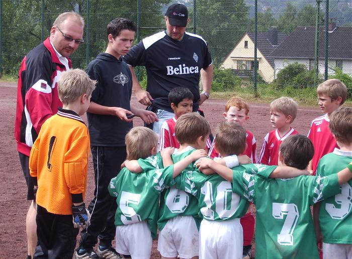 Sportwerbewoche Juni 2006 – die Bambini vor ihrem Spiel gegen Linz